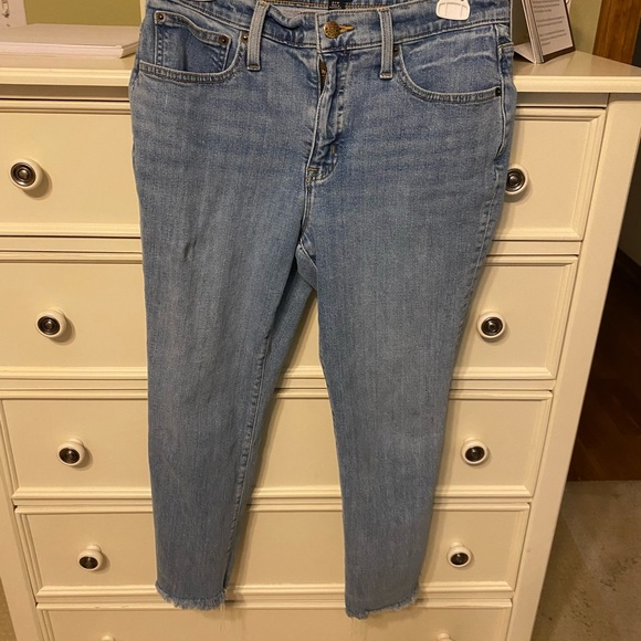 Classic Blue J Crew Slim Boyfriend Jeans Sz 27P (Sz 4) Cropped Frayed Hem - Picture 4 of 5